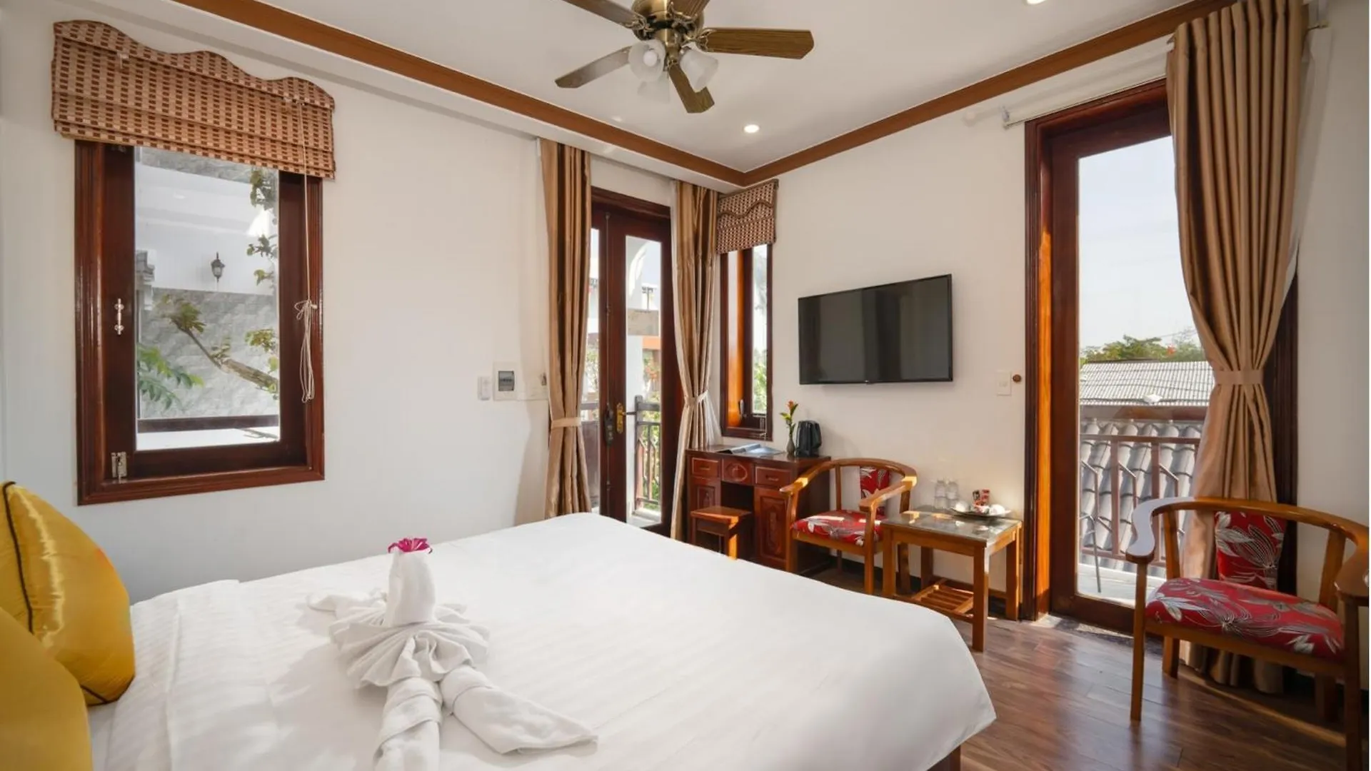 Rony Retreat Villas Хойан 4*,